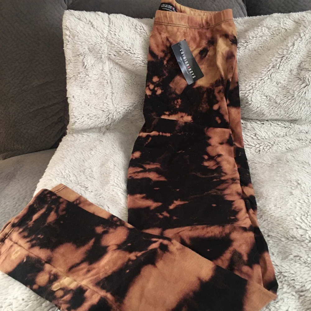 Fashion nova squad up leggings. Black/rust
